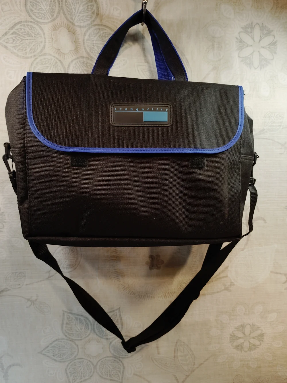 Tranquility by Colorado Clothing Black Laptop Messenger Bag with Blue Trim